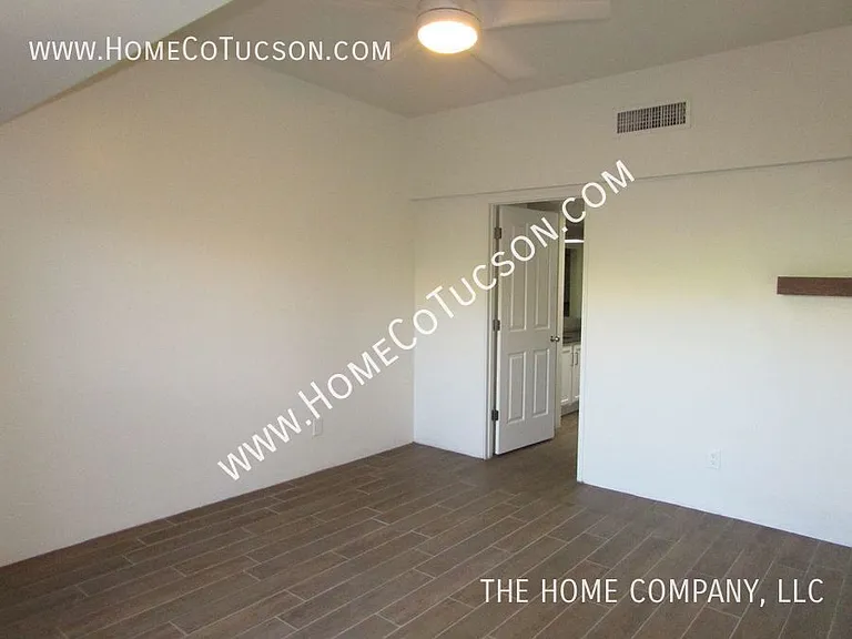 3668 N Royal Prince Ct — Photo 15