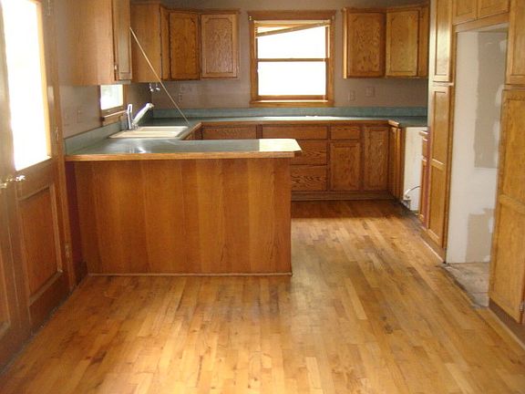 5th image of 43105 N Lake Ave