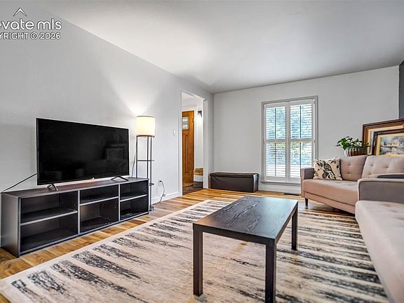 5th image of 33 El Dorado Ln