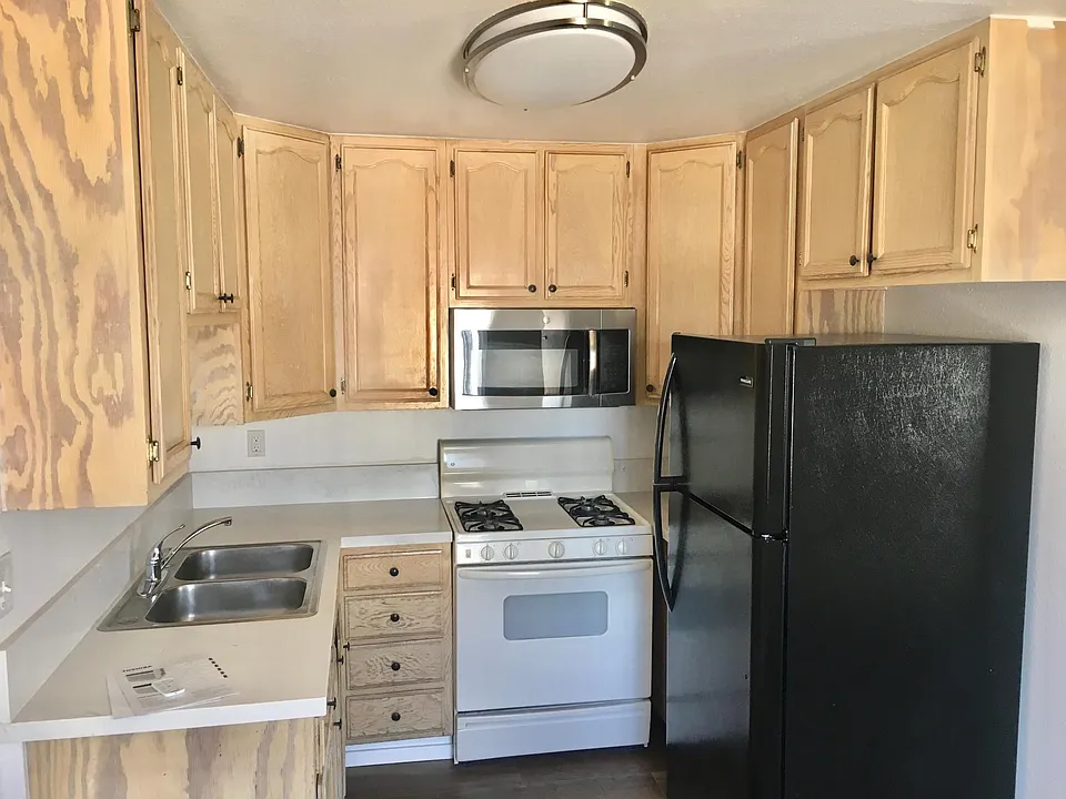 11248 Emelita St #6