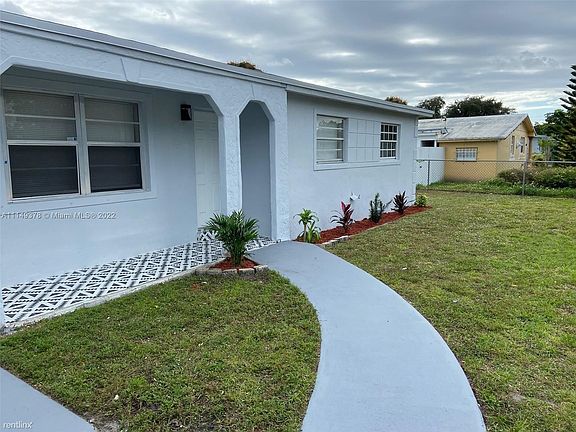 4th image of 20811 NW 37th Ave
