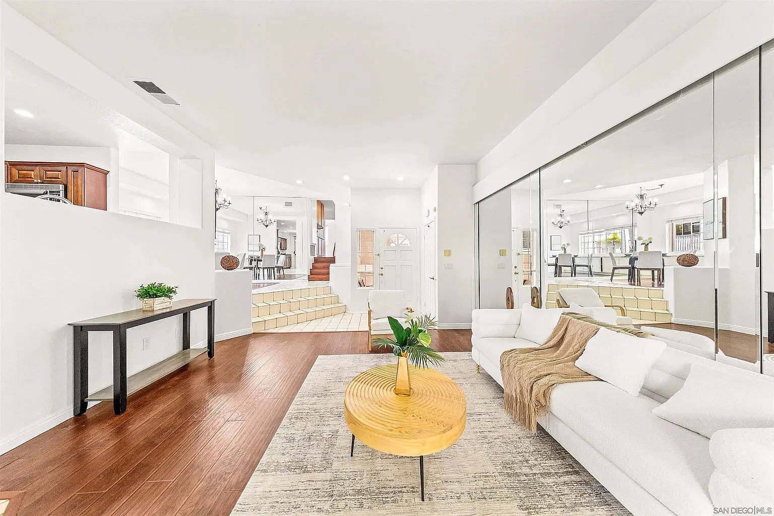 2 bed, 1355 sqft, $4,148 — Photo 3