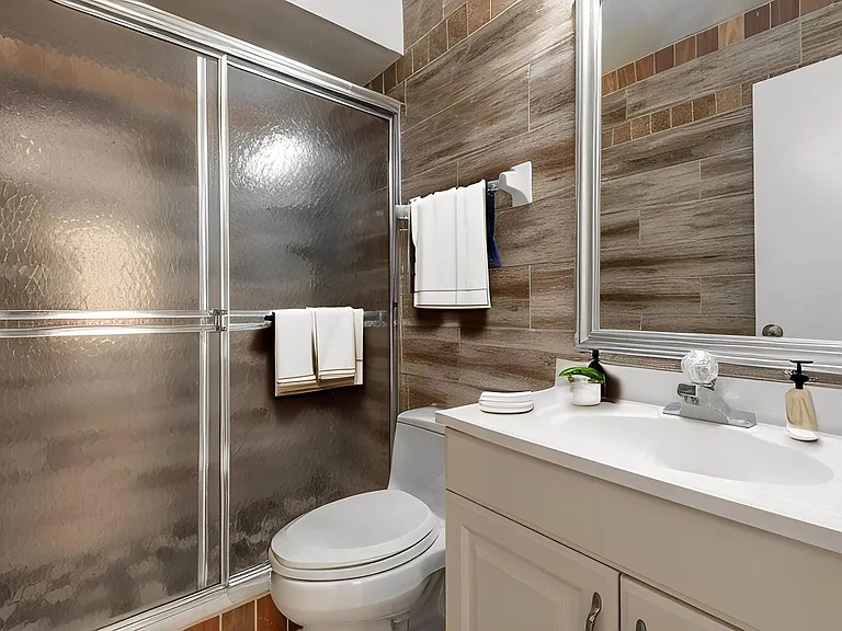 Oasis - 3165 South St. — Photo 5