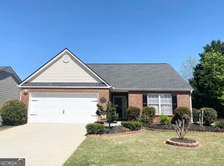 967 Village View Cir, Loganville, GA
