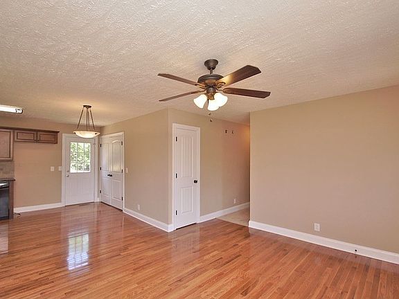 5th image of 603 Meadowview Dr
