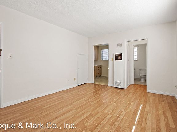 2nd image of 918 4th St APT 7