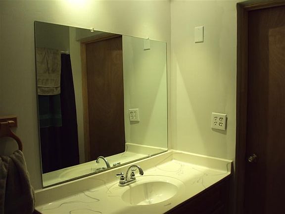 4th image of 401 E Main St