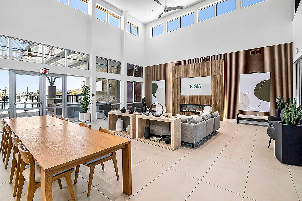 Building Photo - Resia Rayzor Ranch