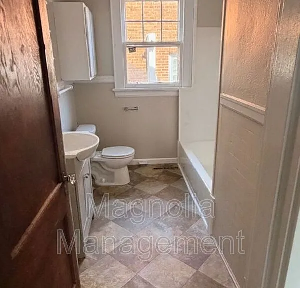 503 Young St — Photo 2