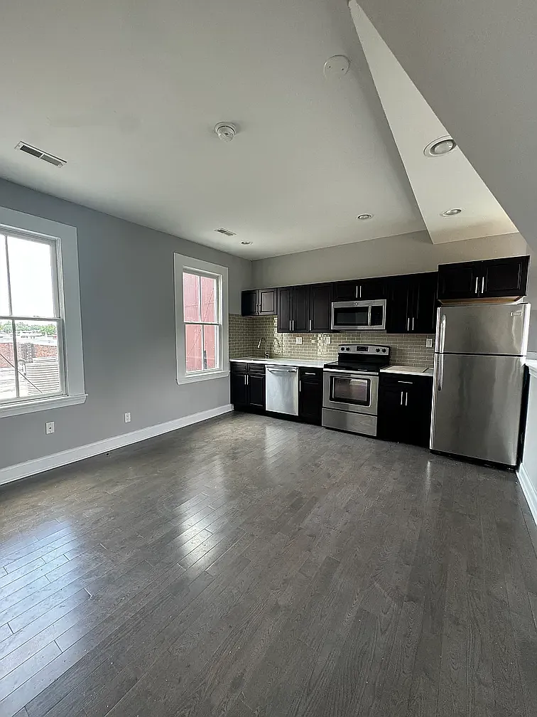 2 bed, $1,375 — Photo 1