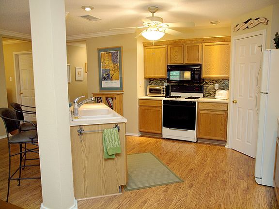 5th image of 9614 Copper Creek Dr