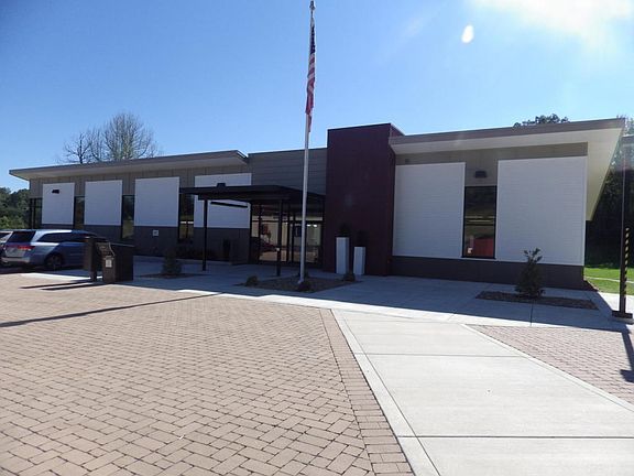 4th image of 190 Saloli Way