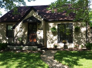 913 1/2 N Owaissa St, Appleton, WI 54911