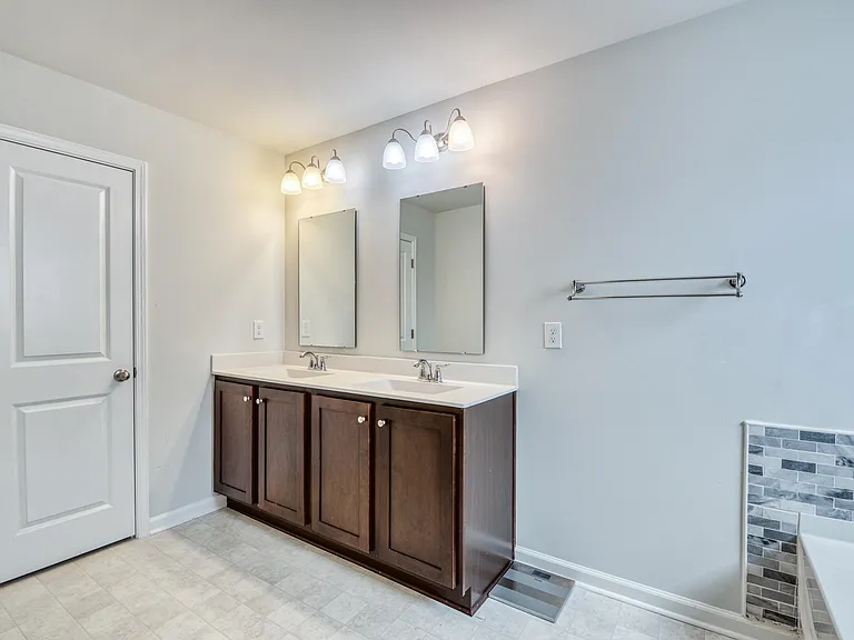 Master Bath - Double Vanity