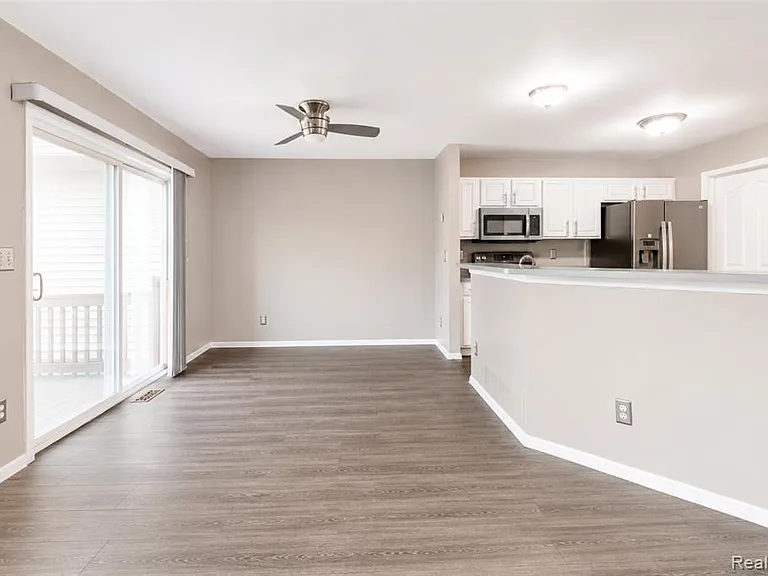 22733 Coachlight Cir — Photo 21