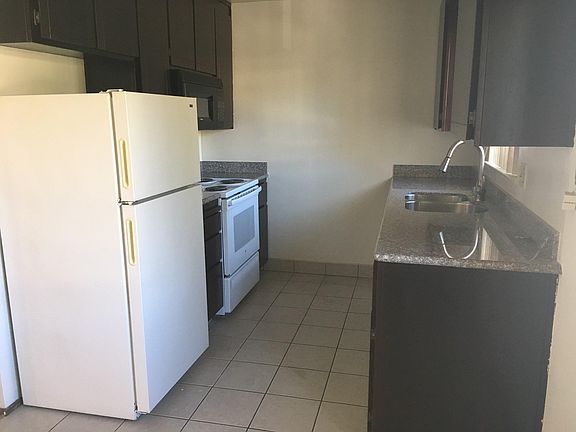 4th image of 3701 Peacock Ct APT 7