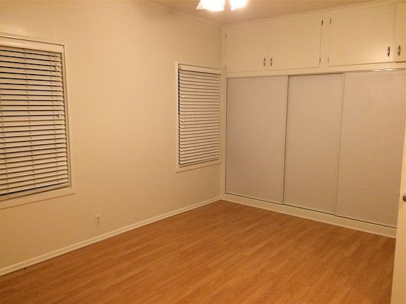 3rd image of 3528 W 115th St