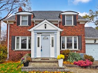 31 Winston Grv, Toronto, ON M8Y 2K7