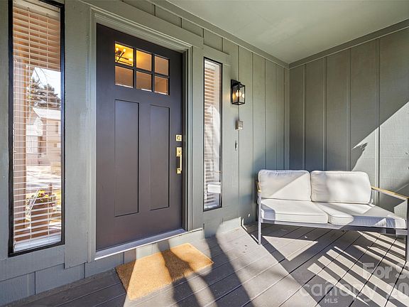 5th image of 9055 Windjammer Dr