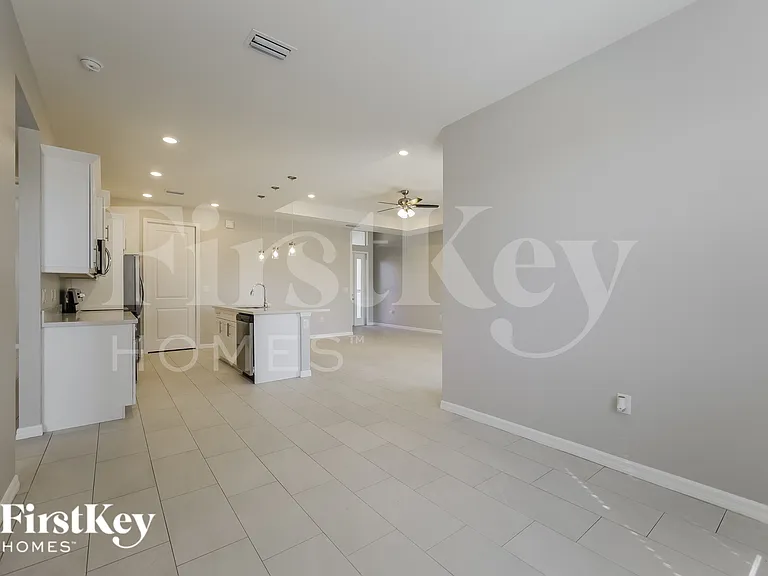 4013 16th St W — Photo 4