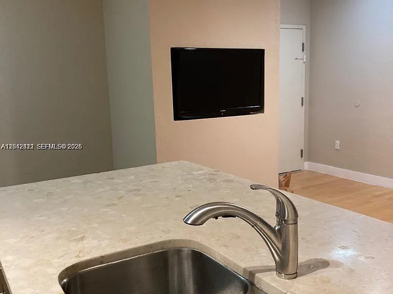 7171 Bay Dr #9 — Photo 2