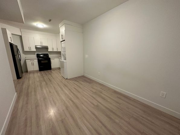 2 bedroom rental in Abbotsford — photo 2
