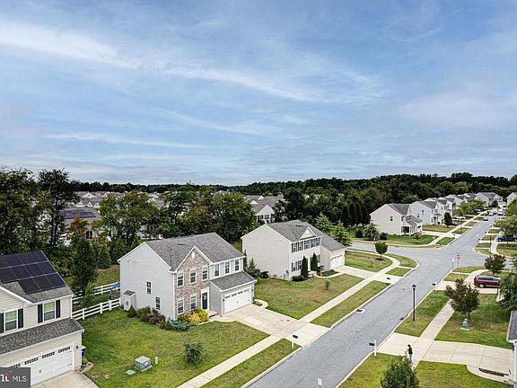 5th image of 834 Whitebird Dr