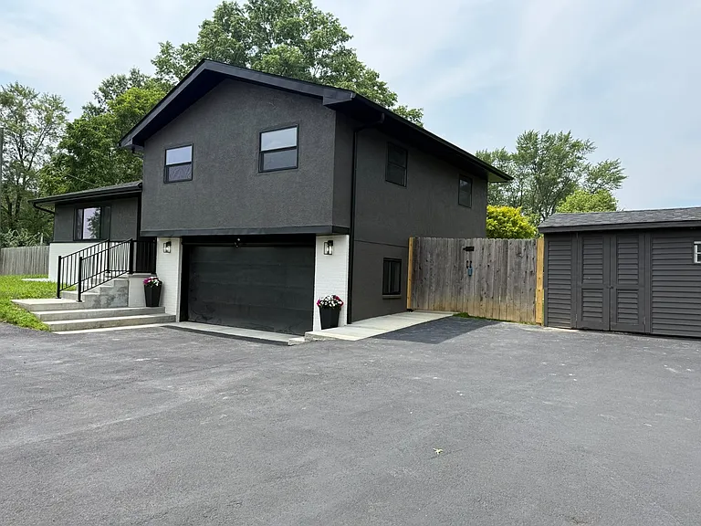 7404 Worthington Rd — Photo 3