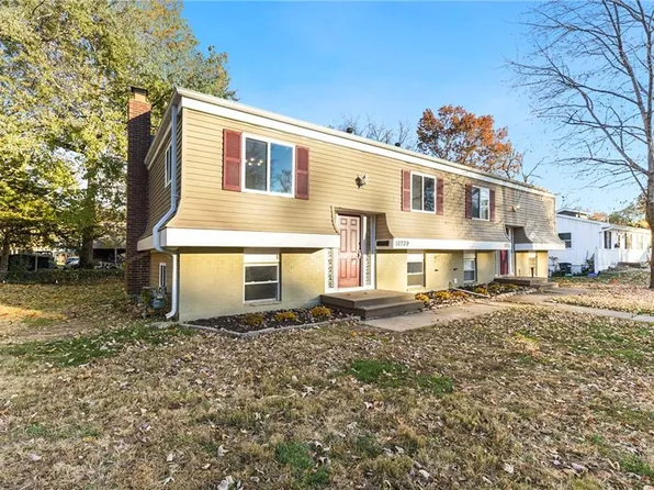10709-10711 W 90th Ter, Overland Park, KS 66214