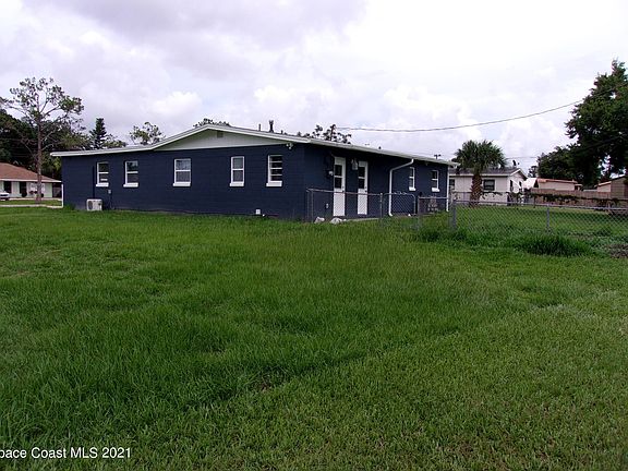 3rd image of 1240 N Singleton Ave