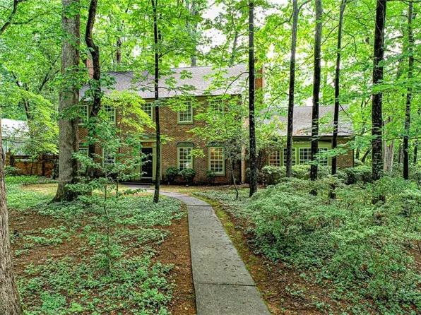 1300 Hobbs Rd, Greensboro, NC 27410