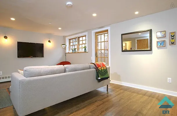 Rented by EXR | media 38