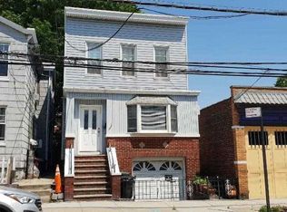 1535 124th St, College Pt, NY 11356