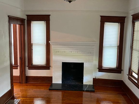 2nd image of 523 Margaret Ct