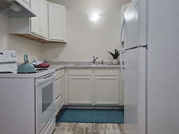 2nd image of 503 15th St SE #10