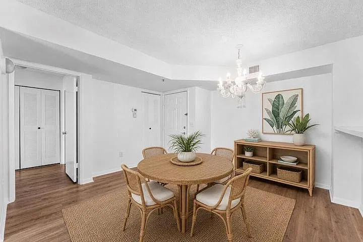 2 bed, 1036 sqft, $2,500 — Photo 4