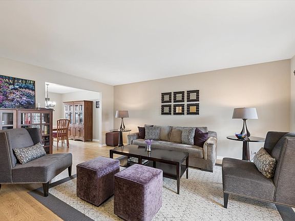 4th image of 405 Caren Dr