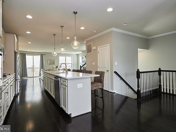 5th image of 6725 Pinchot Ln