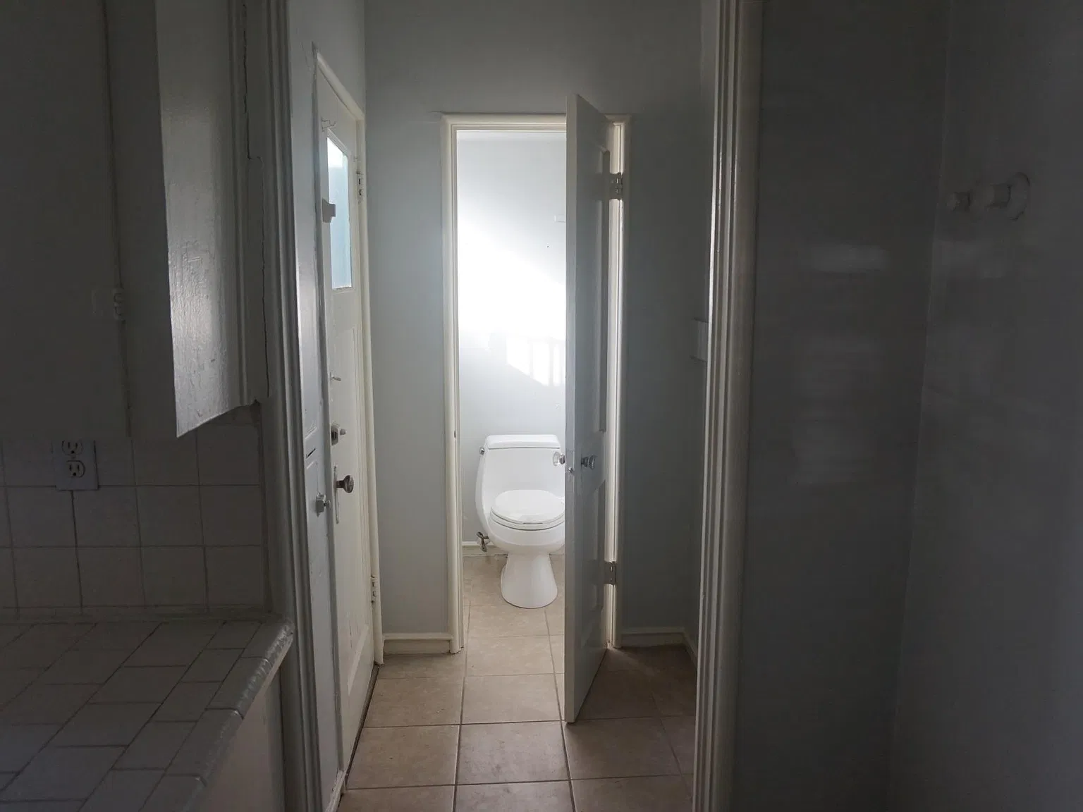 300 E Robinson Ave — Photo 2
