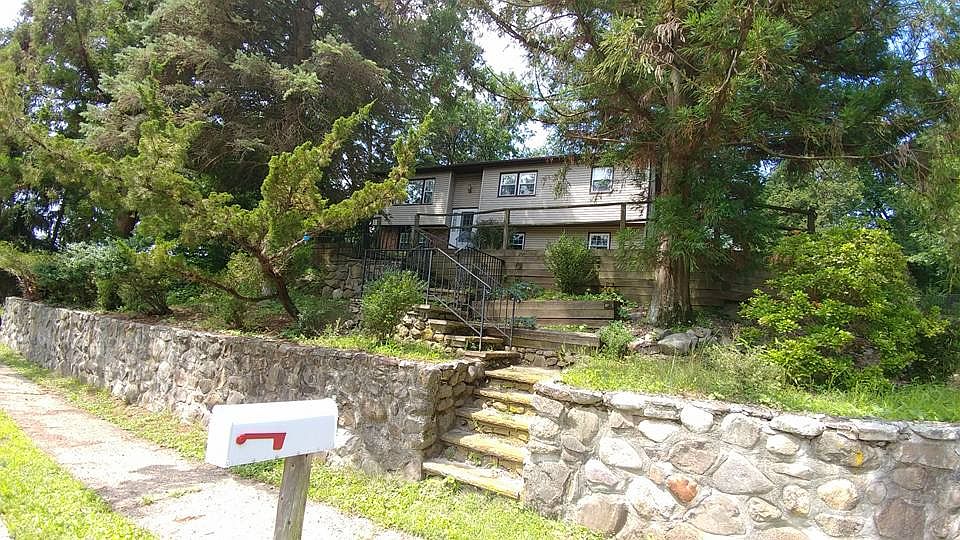 1st image of 12 Ann Ave