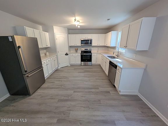5th image of 119 W New Kent Circle