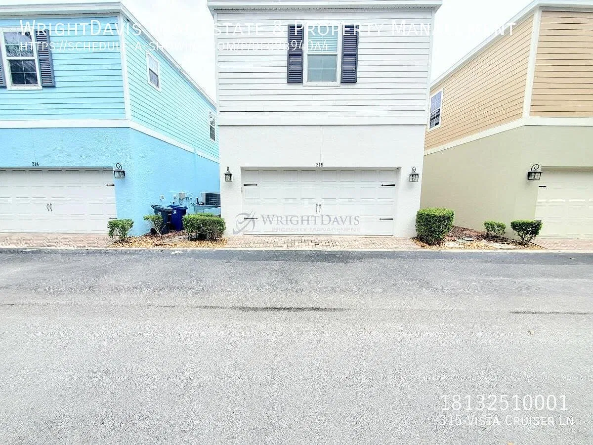 3/2.5 Home in Oldsmar's Hayes Park Village! — Photo 3