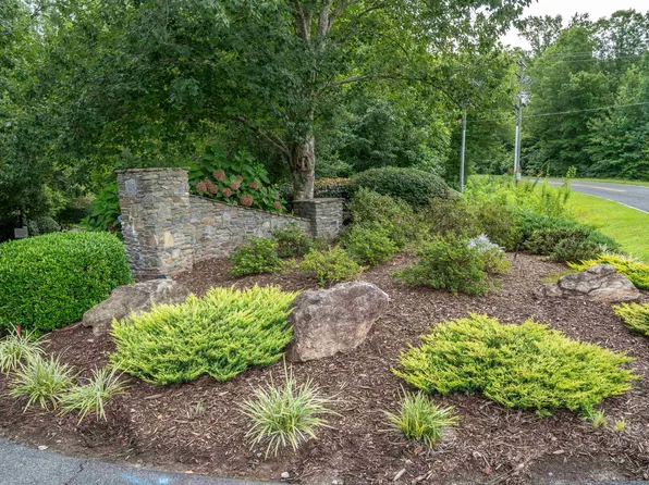 12 Queensmoor Rd, Travelers Rest, SC 29690