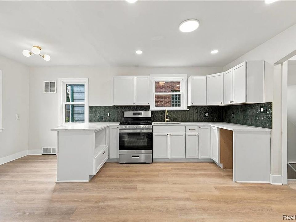 16180 Wildemere St, photo 8