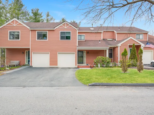 4 Meadow Way, Hopewell Junction, NY 12533