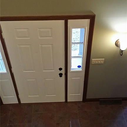 2nd image of 7599 Eisenhower Dr