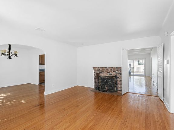 5th image of 1936 Kelton Ave