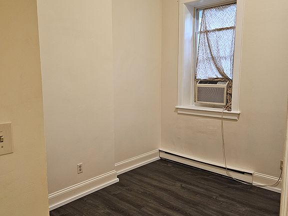 5th image of 123 Grand St APT 1