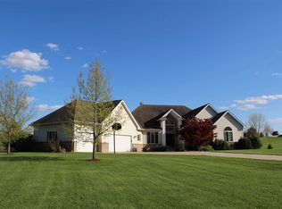 1834 Pinebrook Ct NE, Solon, IA 52333