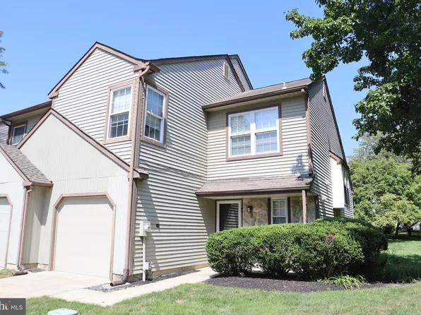 404 Jamestown Ct, Mount Laurel, NJ 08054